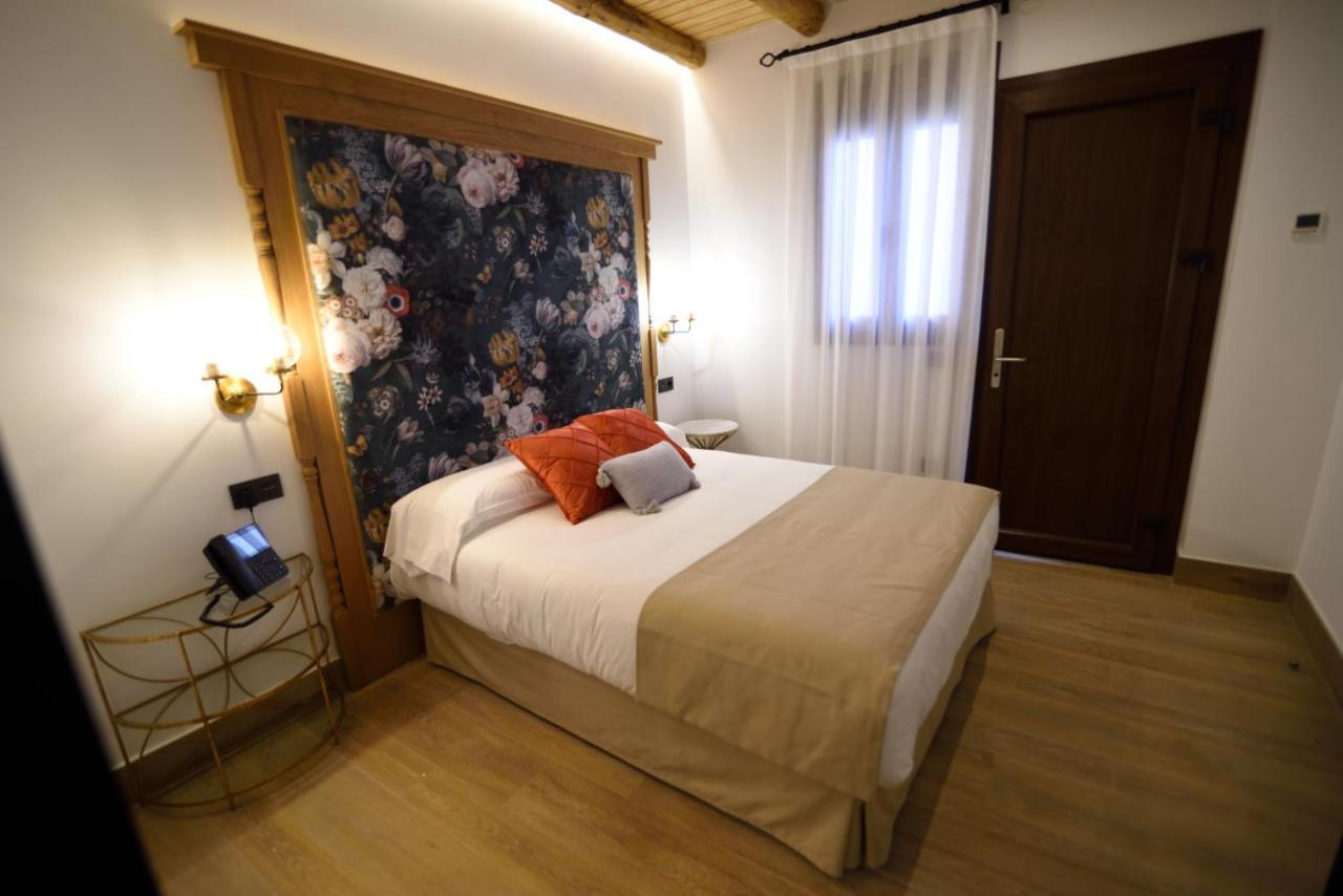 Hostal Rural Santa Habitaciones Aldea DEl Rocío Kültér fotó